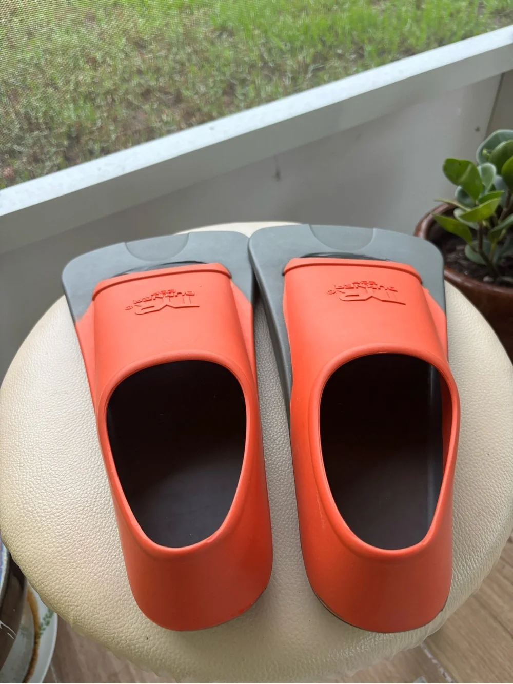 TYR Burner EBPMen’s  orange and Gray Swim Mules